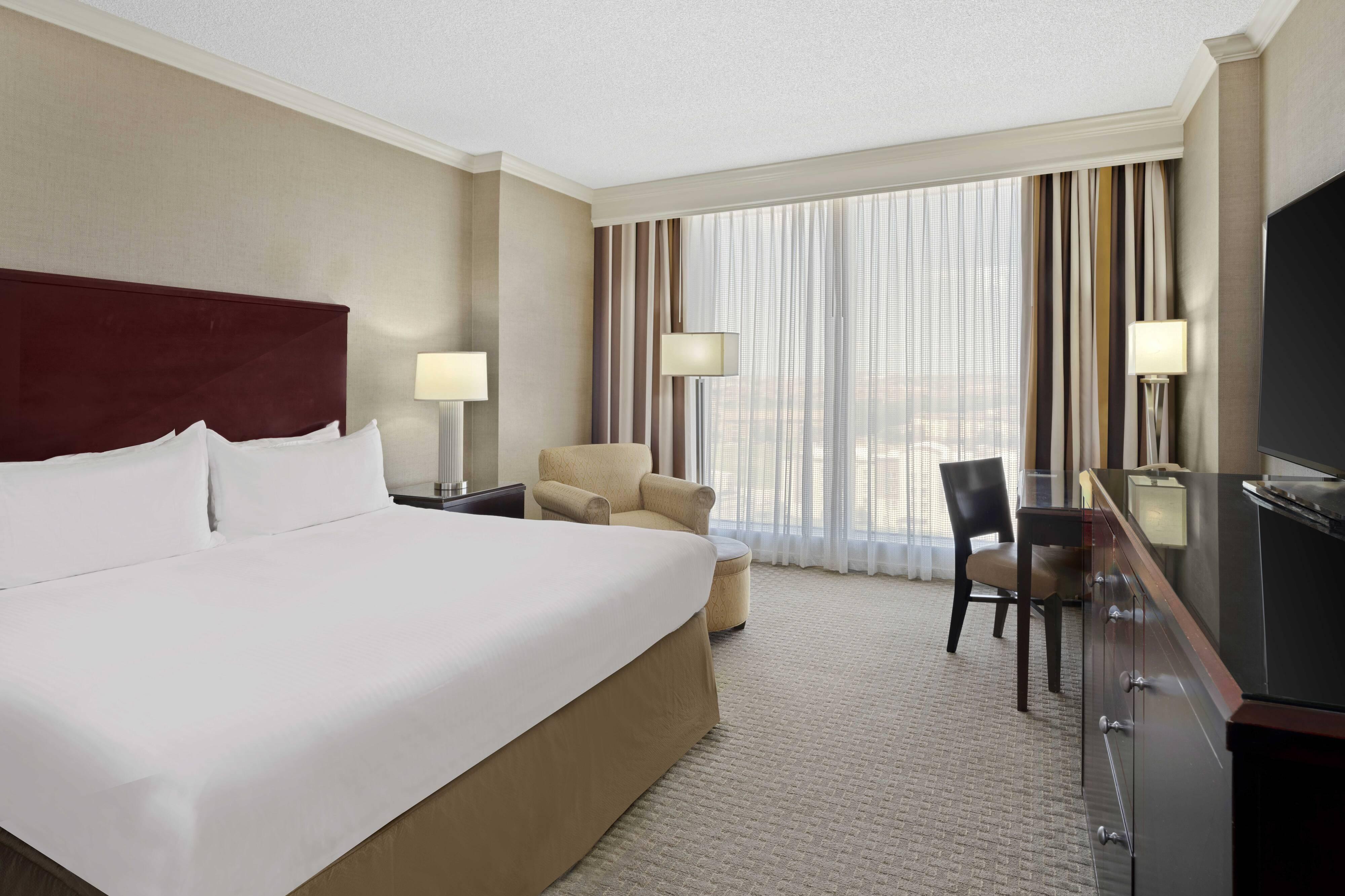 Renaissance Dallas North 4*