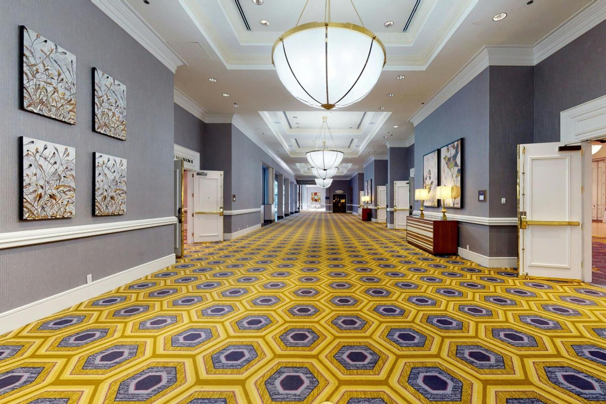 Renaissance Dallas North 4*